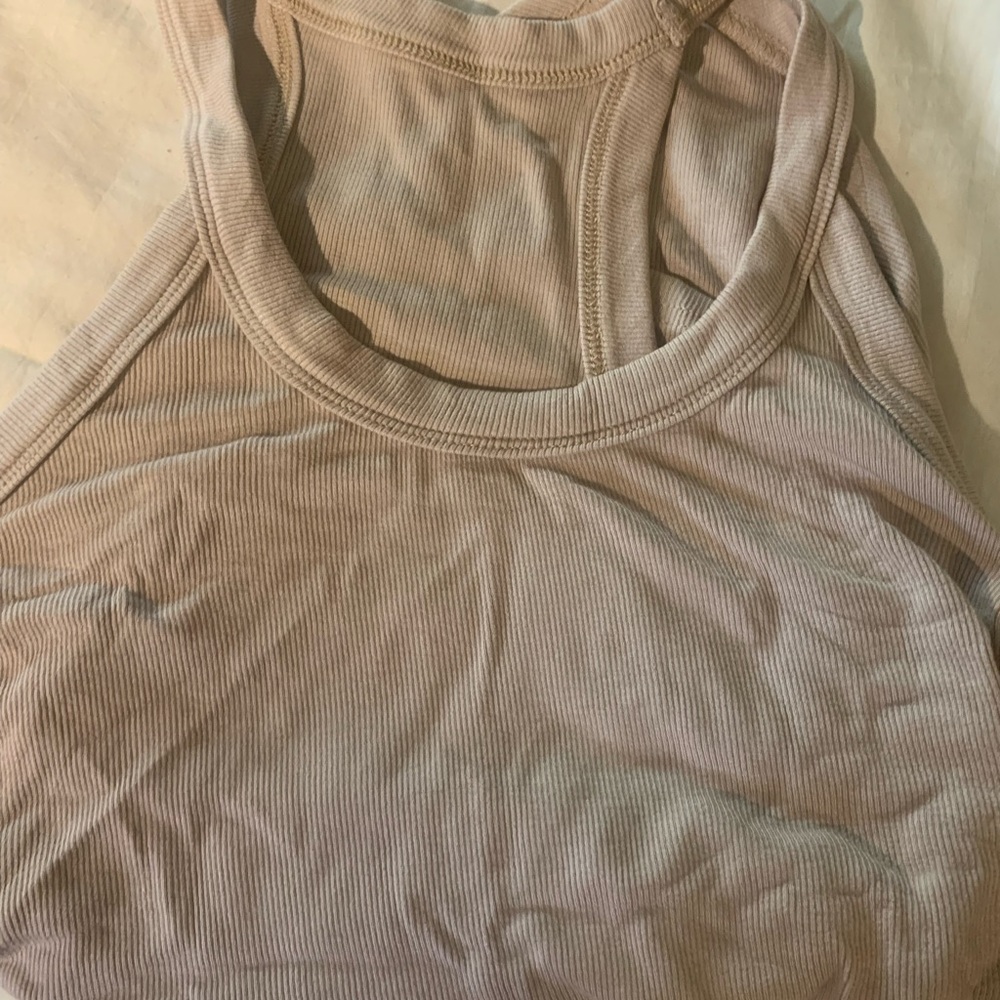 Sleeveless Ribbed Tank Top - Picture 2 of 2